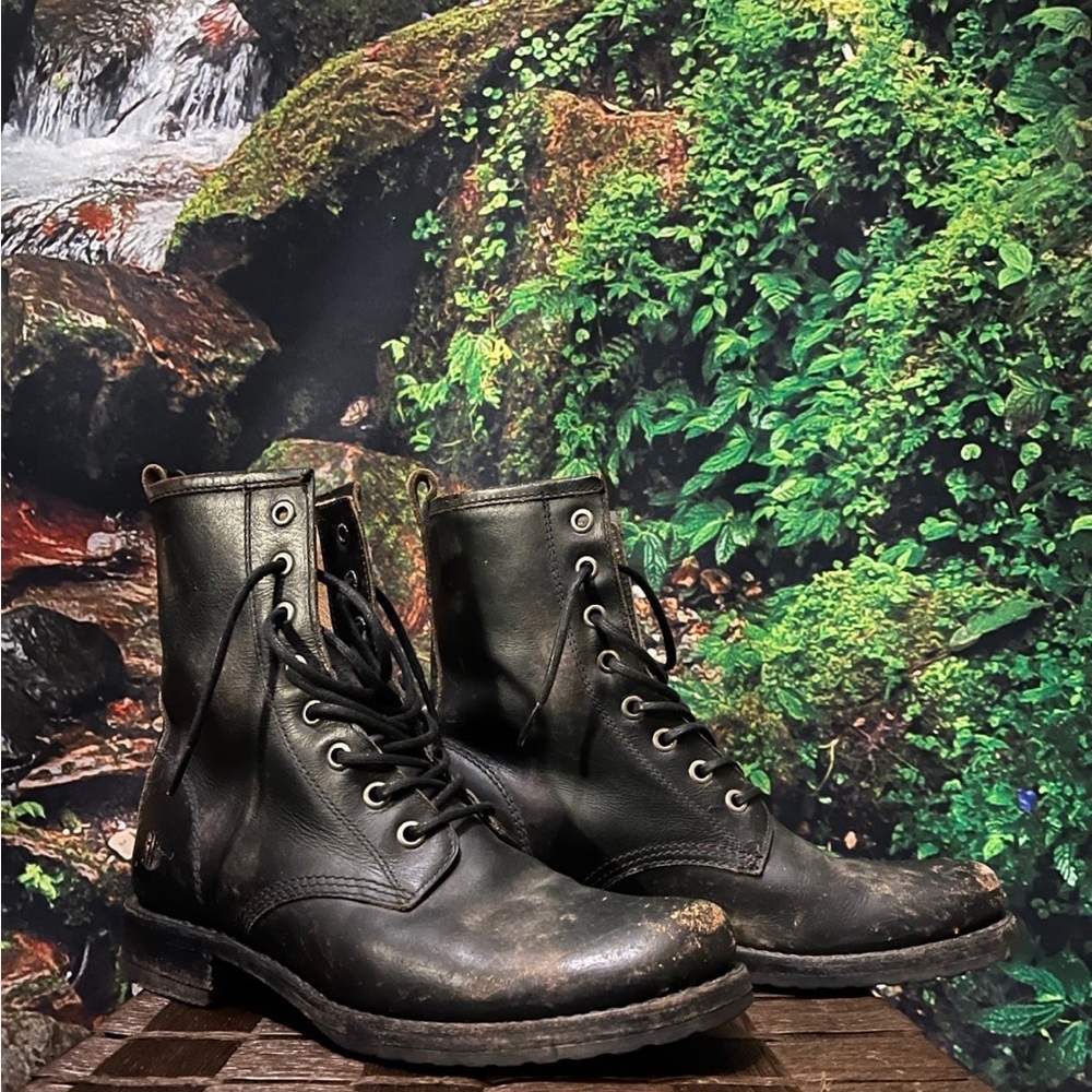 Frye Veronica combat boots size 7.5